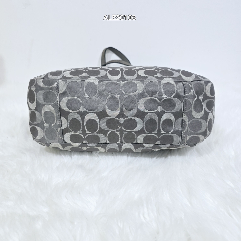 Coach Gallery East West tote bag with signature monogram print in gray and silve - Picture 10 of 16